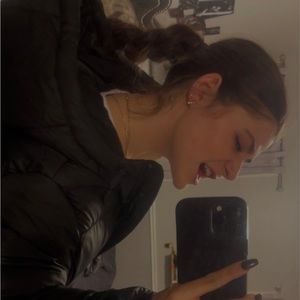 Meet your Posher, Kenzie